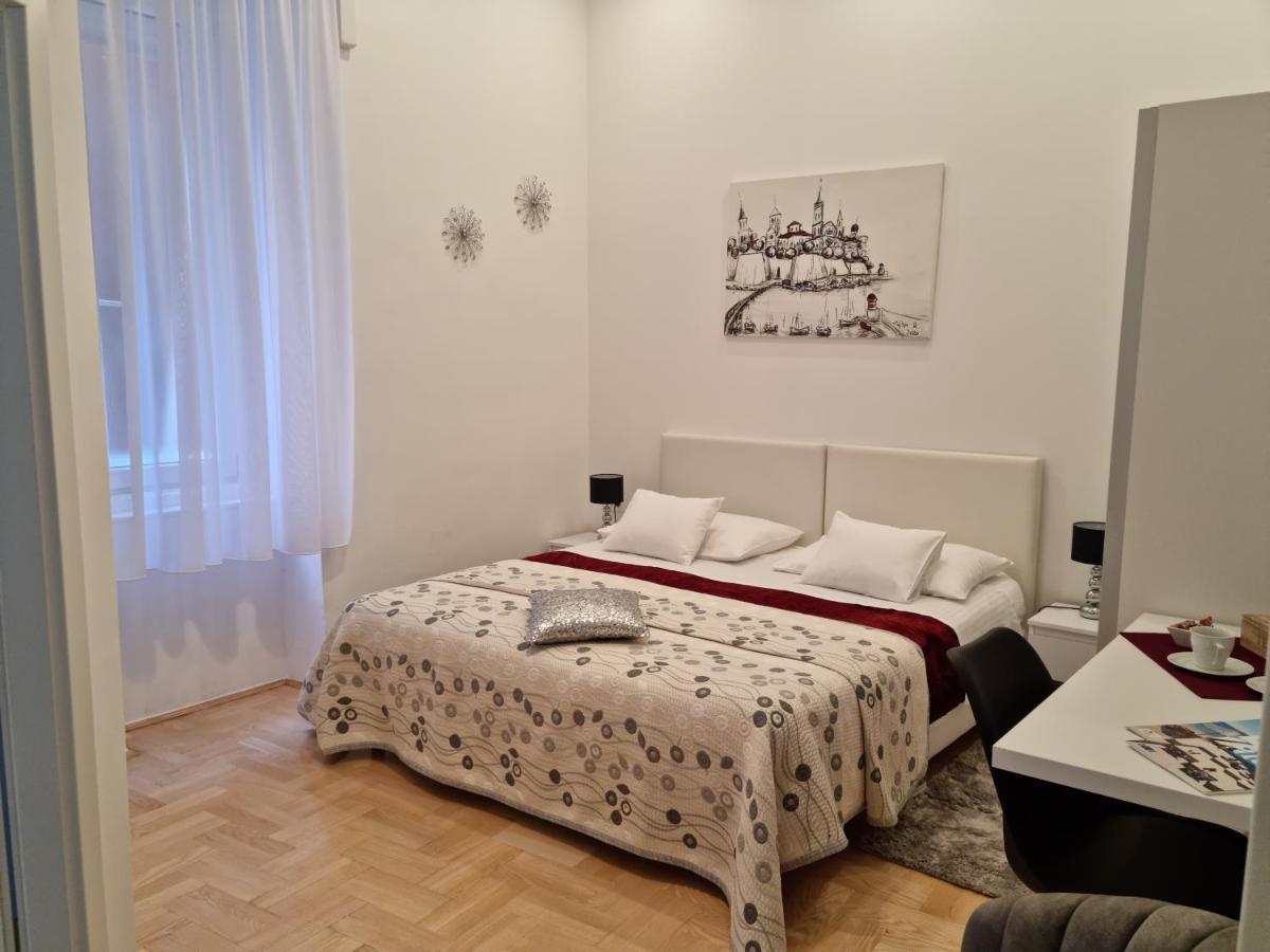 Rooms Tisa Old Town ซาดาร์ ภายนอก รูปภาพ
