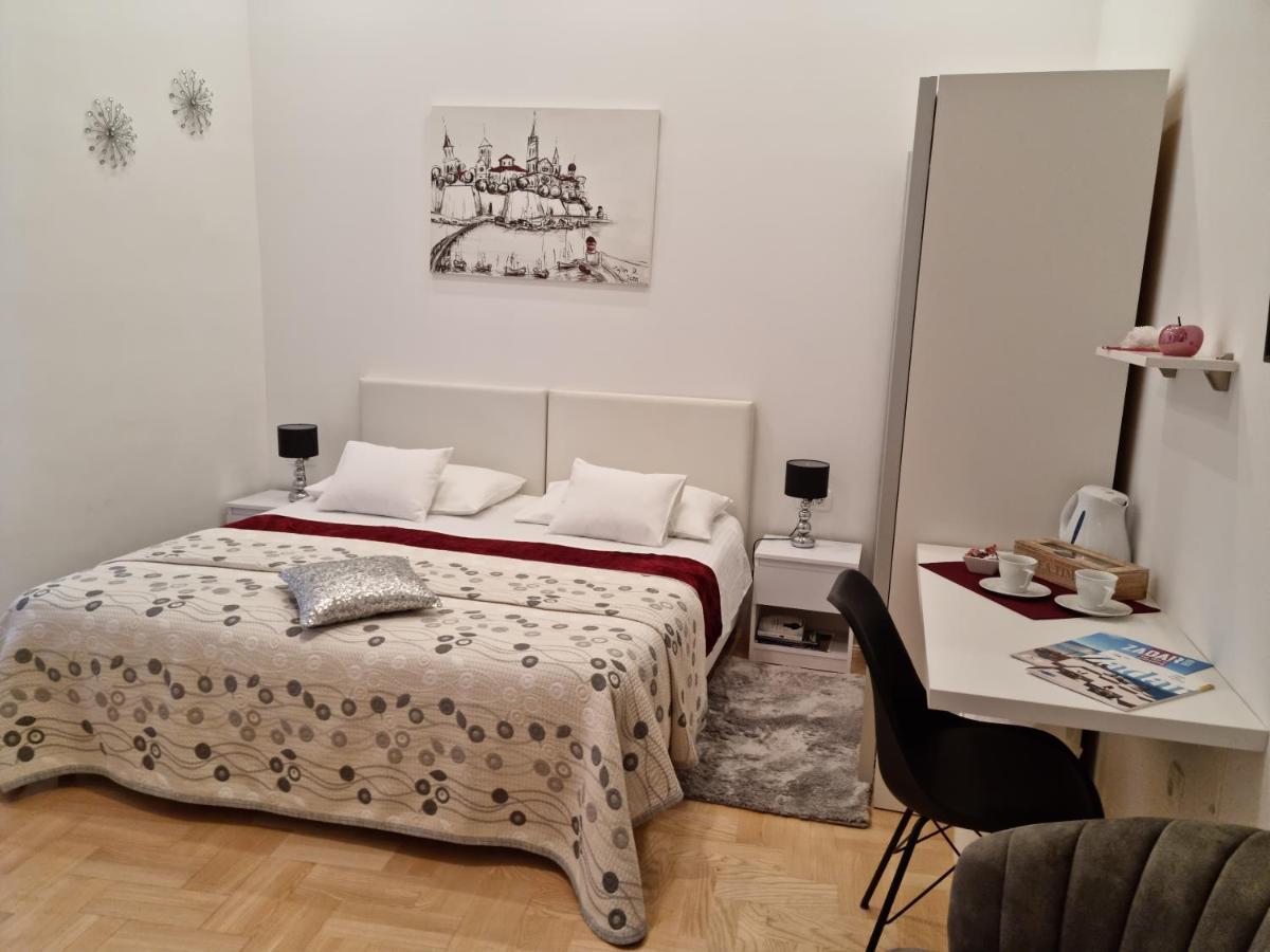 Rooms Tisa Old Town ซาดาร์ ภายนอก รูปภาพ